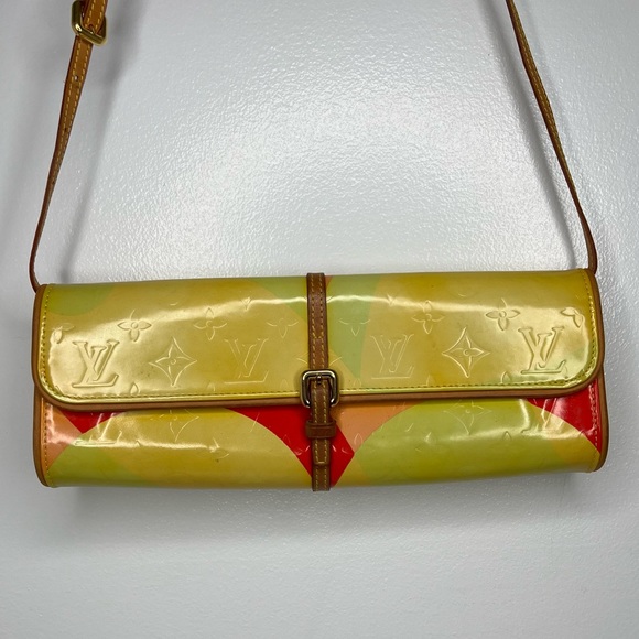 Louis Vuitton Limited Pochette Yellow Vernis Crossbody bag - Picture 14 of 17